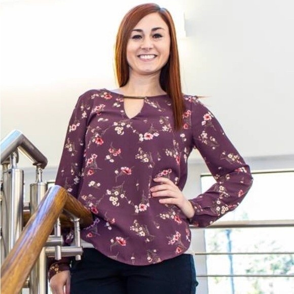 Long sleeve burgundy floral antique brass keyhole top size small - Picture 3 of 7